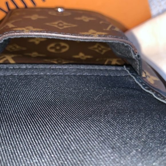 Louis Vuitton Christopher Wearable Wallet - Picture 15 of 17